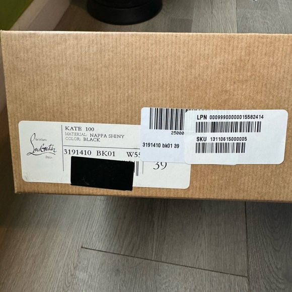 Never Worn Christian Louboutin Red Bottom Black Leather Kate 100 mm Heels - Picture 6 of 6